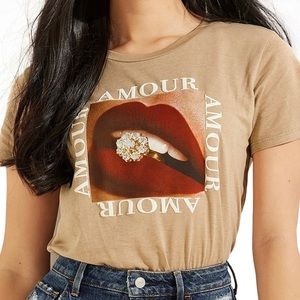 Like new worn twice , very soft t shirt